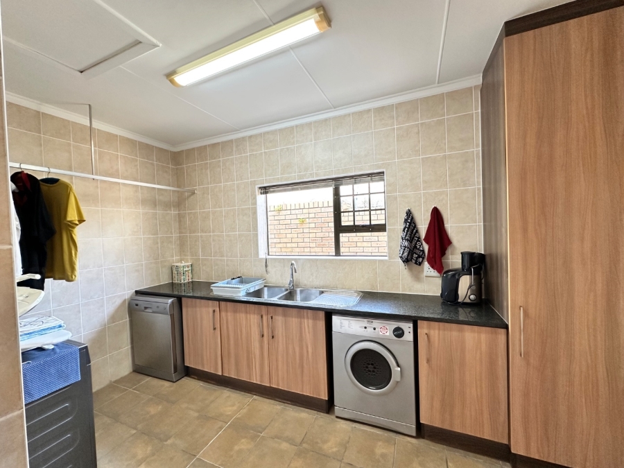 4 Bedroom Property for Sale in Diaz Beach Western Cape